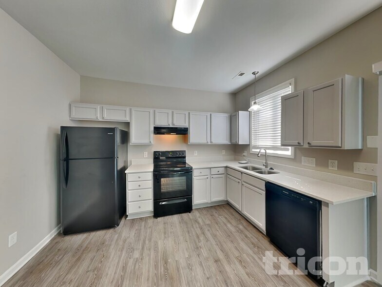 Building Photo - 2820 Oasis Ln