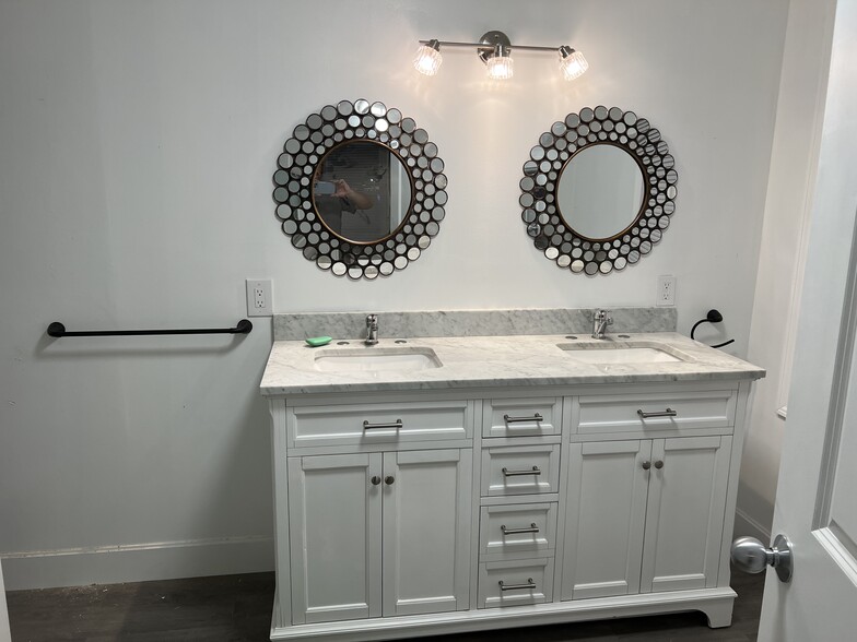 Bathroom - 326 Cottage Grove Rd