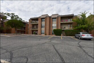Building Photo - 4433 N Stanton St