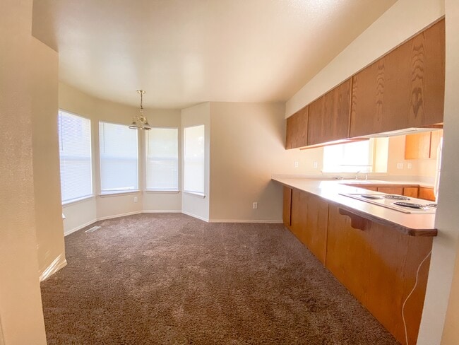 Building Photo - 3025 N Maple Grove Rd