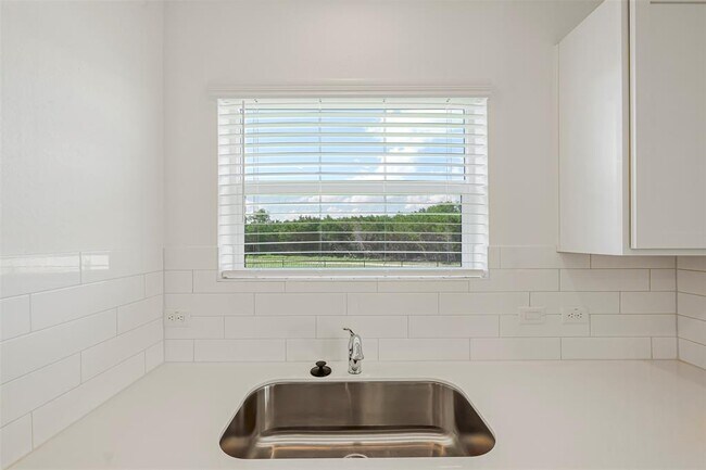 Building Photo - 2244 Devine Lake Bnd