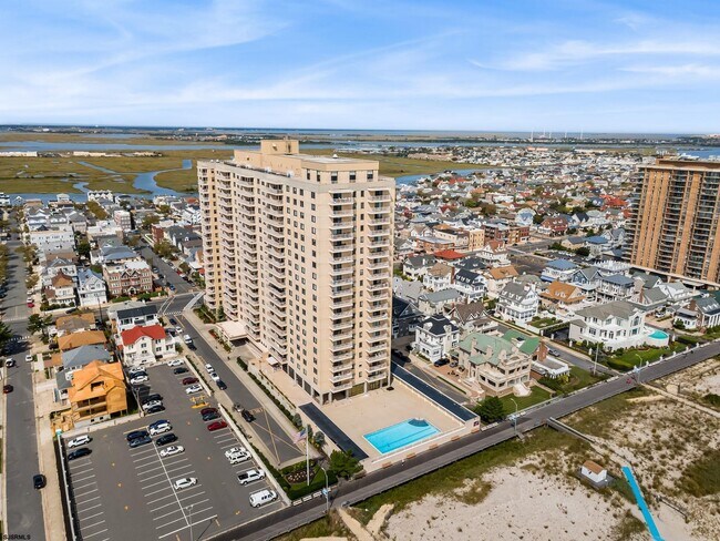Building Photo - 5000 Boardwalk