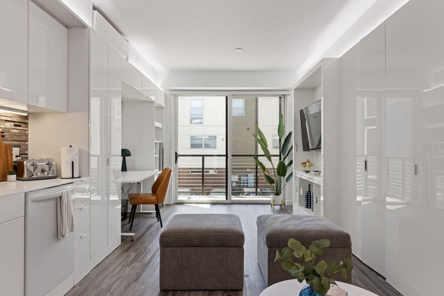 Building Photo - 12607 Larchmere Blvd