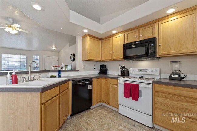 Building Photo - 3 Bedroom Home in Nampa _ Pet Friendly!