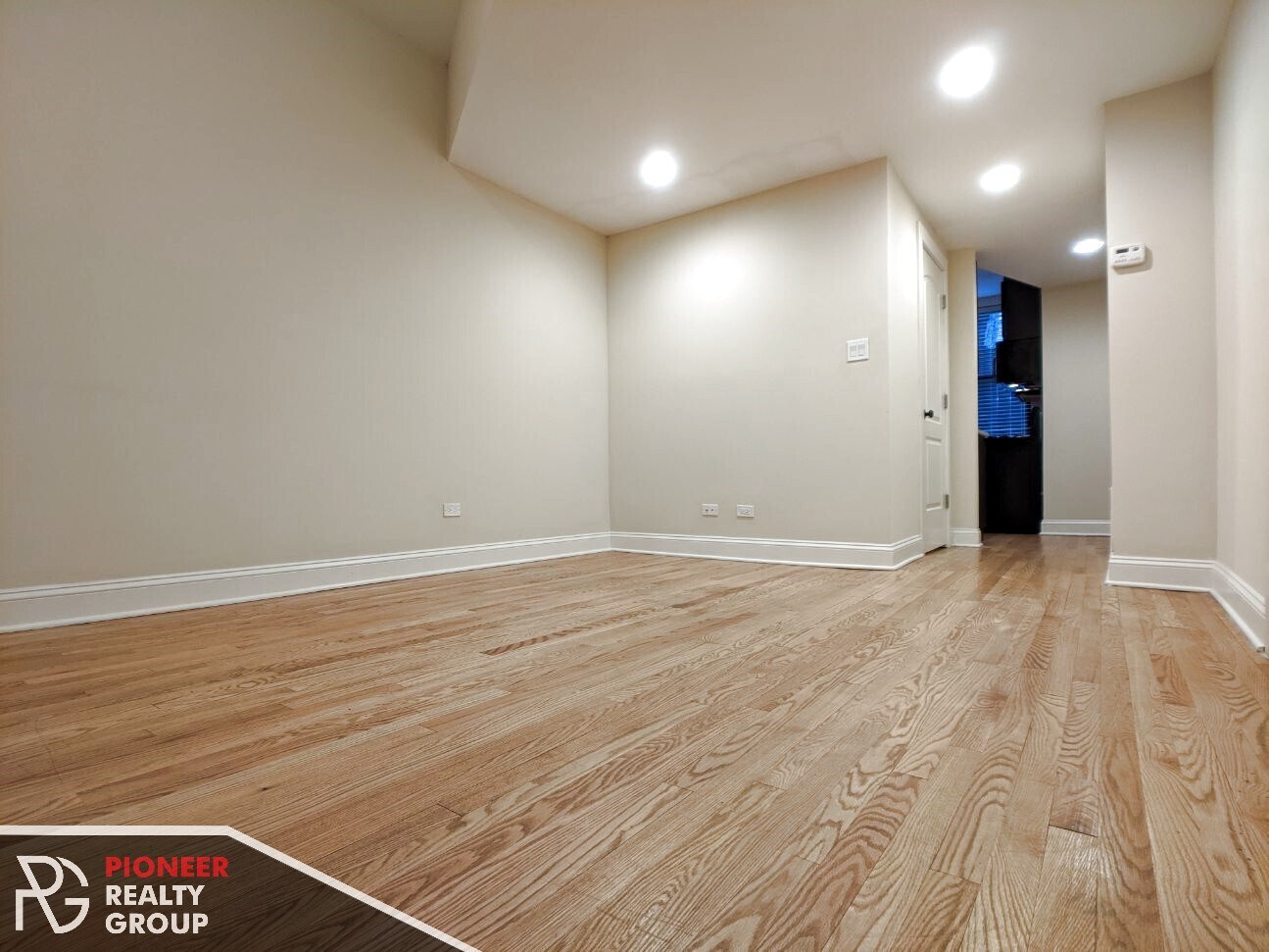 Building Photo - 4032 N Ashland Ave