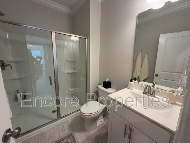 Building Photo - 2211 Montebell View Dr