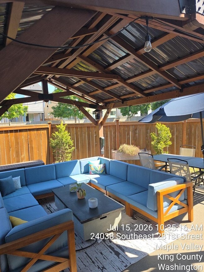 Building Photo - 4-Bedroom Corner-Lot Home | Central A/C | Carpet-Free Living | Walk to Schools, Parks and Cedar R...