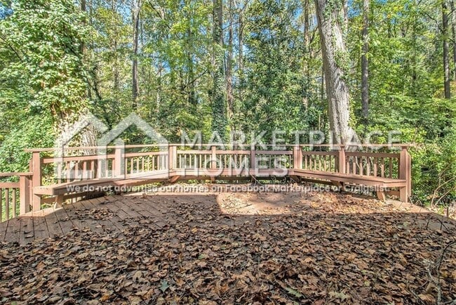 Building Photo - 2542 Melinda Dr NE