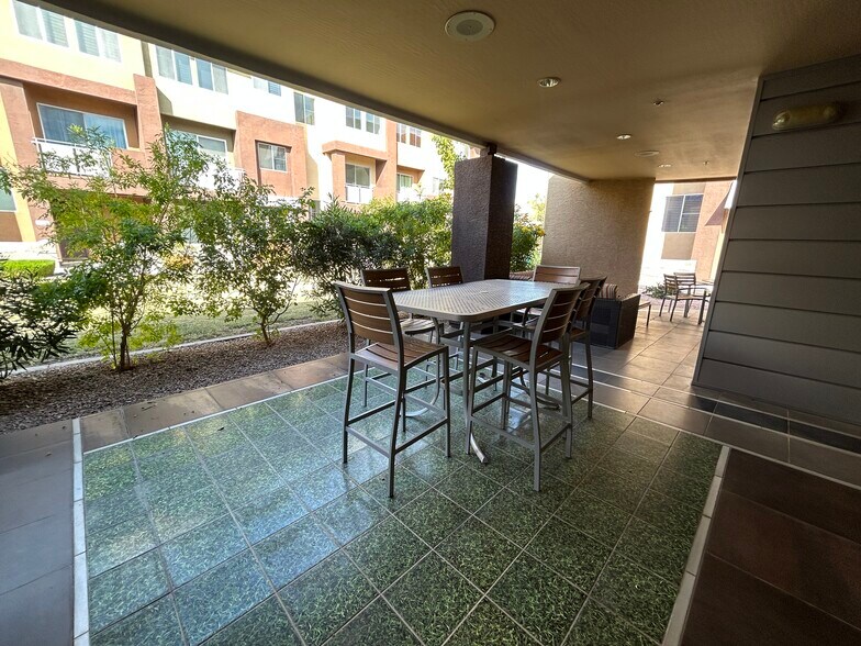 Building Photo - 6605 N 93rd Ave