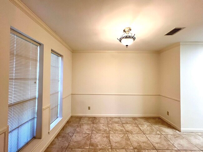 Building Photo - 601 St James Dr