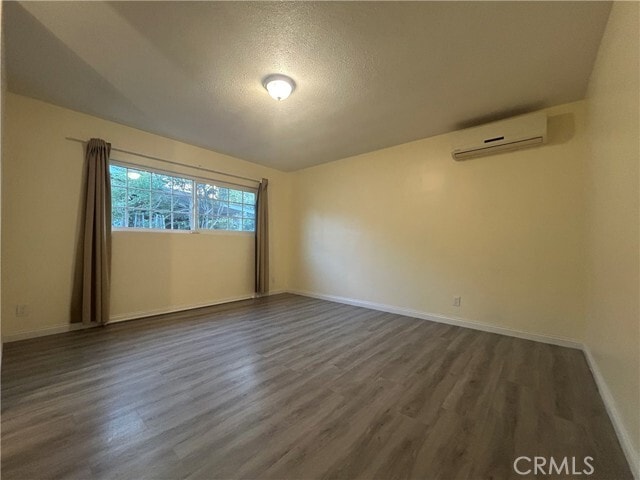 Building Photo - 1439 Charlemont Ave