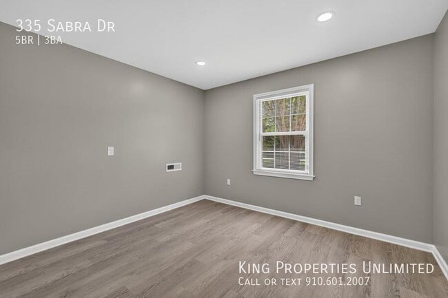 Building Photo - 335 Sabra Dr