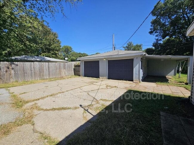 Building Photo - 2785 Eleanor St