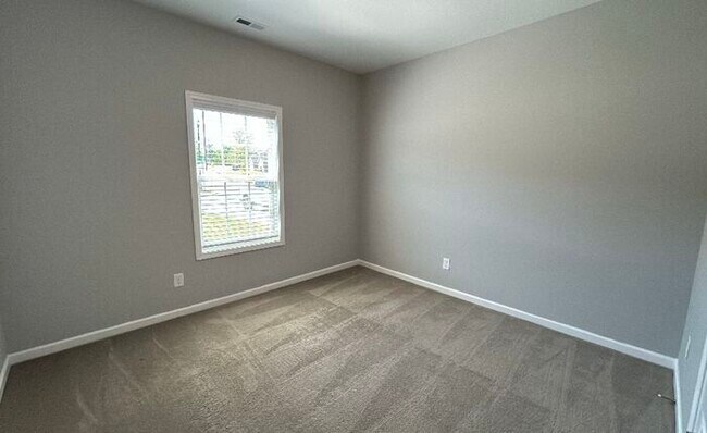 Building Photo - 1027 Echo Rdg Rd