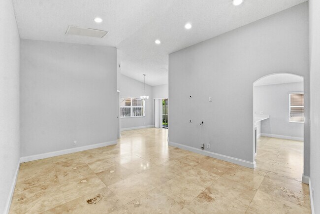 Building Photo - 10781 Cypress Lake Terrace