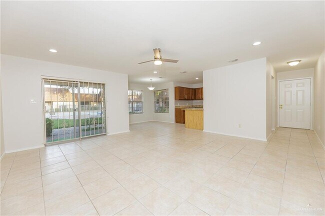 Building Photo - 27 El Rancho Rd