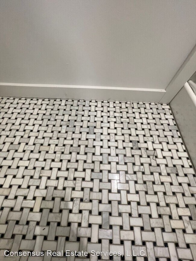 Building Photo - 1 br, 2 bath House - 2936 Rivermont Avenue #3