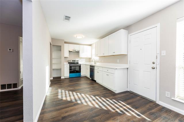 Building Photo - 1022 Daniels Dr