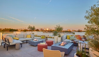 Building Photo - 636 N. Juanita Ave, Los Angeles, CA 90004