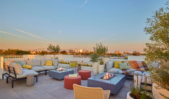 Building Photo - Rivo at Silver Lake