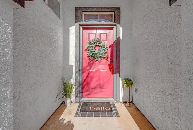 Building Photo - Cozy 3-Bed Sanctuary with 2 Full Baths in Sacramento’s Serene Prairie Dunes