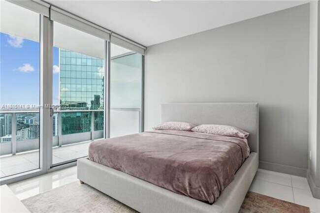 Building Photo - 200 Biscayne Blvd Way