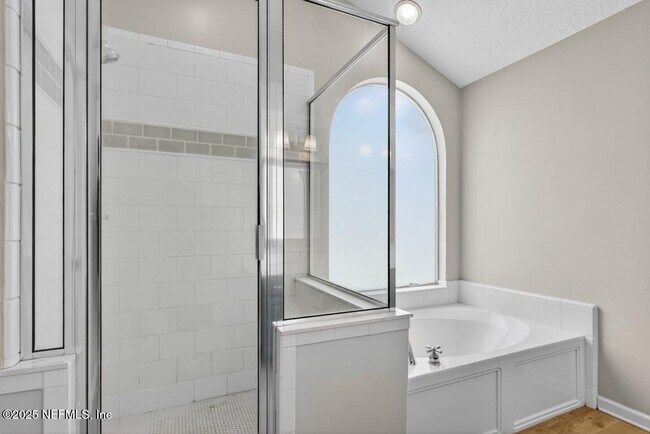 Building Photo - 12887 Dunns View Dr