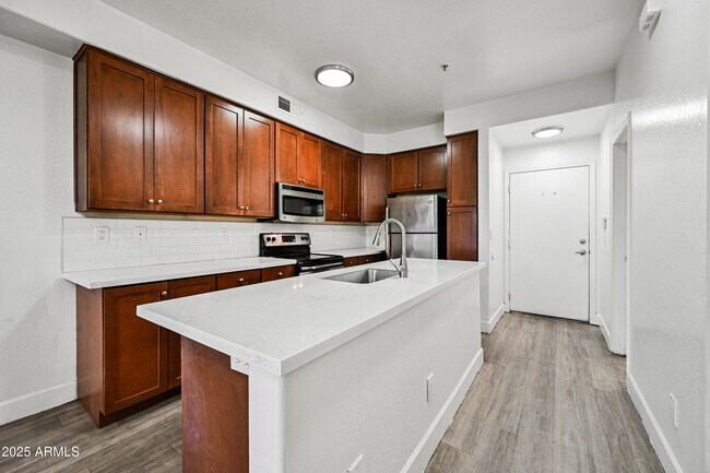 Building Photo - 4608 W Maryland Ave