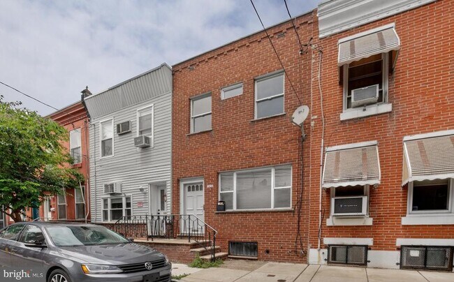 Building Photo - 1519 Emily St