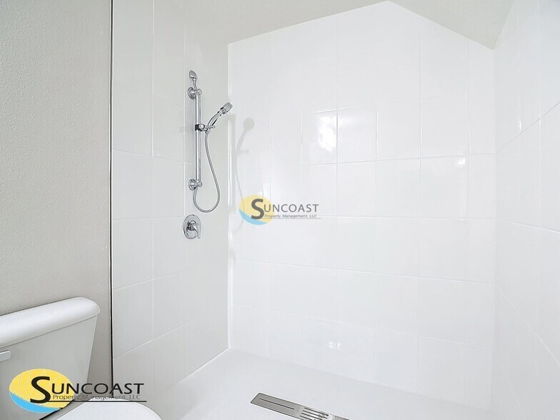 Building Photo - 3821 SW 43rd Ct