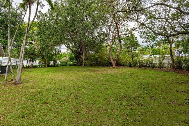 Building Photo - 12725 SW 80th Ave