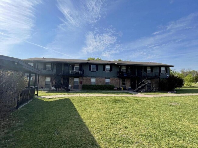 Primary Photo - 2700 Sunny Ln
