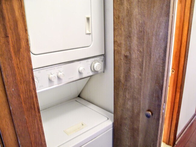 Building Photo - 743 S 20th St