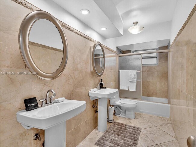 Building Photo - 413 Tamarind Dr