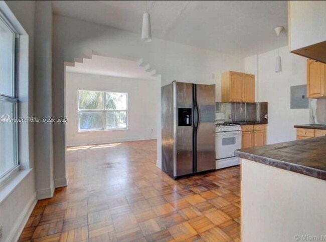 Building Photo - 4035 Meridian Ave