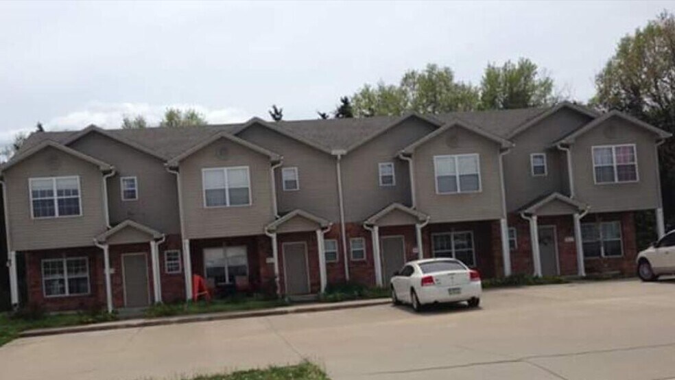 Primary Photo - 900 Ashley Dr.