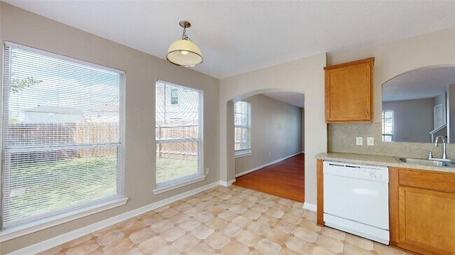 Building Photo - 505 Camp Ct