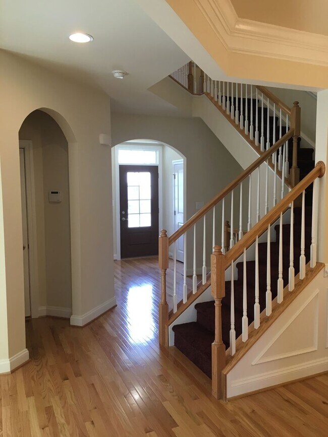 Building Photo - Stunning Luxury Twin Single-Family in Prestigious Atwater – 4BR, 3.5BA | Finished Basement with F...