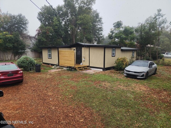 Primary Photo - 403 Highland Ave