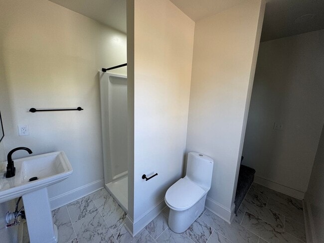 Building Photo - Updated 3-Bedroom, 2-Bath with all new app...