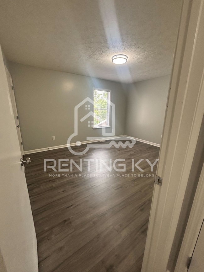 Building Photo - Updated 2-Bed, 1.5-Bath Townhome with a Garage!