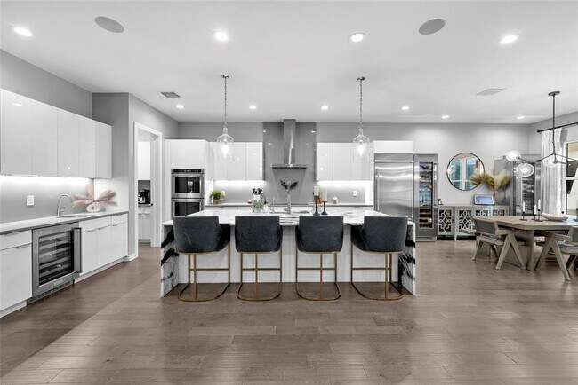 Building Photo - 3624 S Gardenia Ave