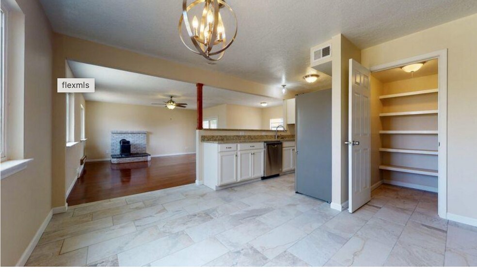 Building Photo - 12437 Grand Ct NE