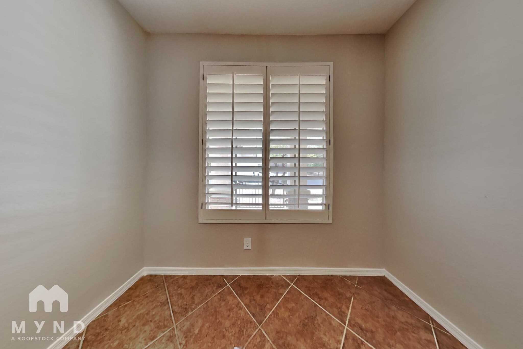 Building Photo - 17524 W Mandalay Ln