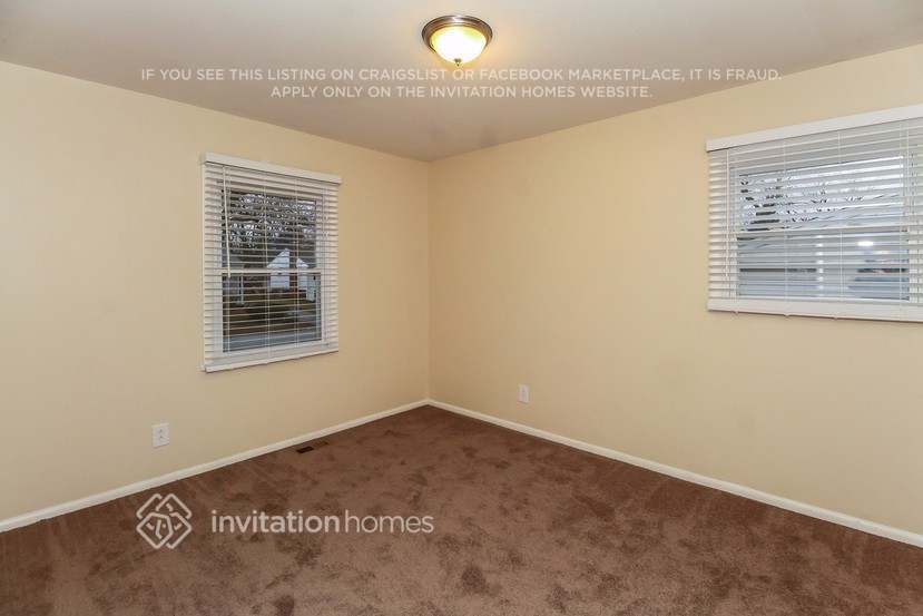 Building Photo - 46 S Willow Ln