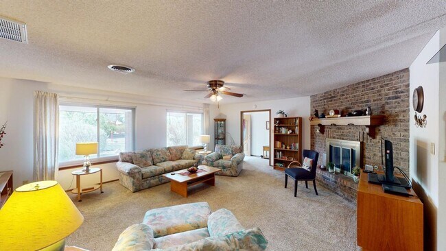 Building Photo - Fully Furnished 3 Bedroom Rental