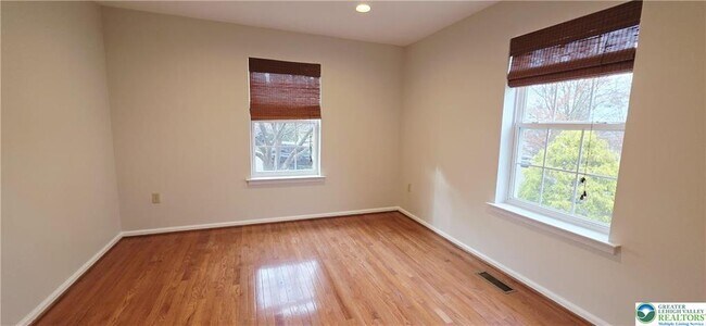 Building Photo - 3791 Knight Dr