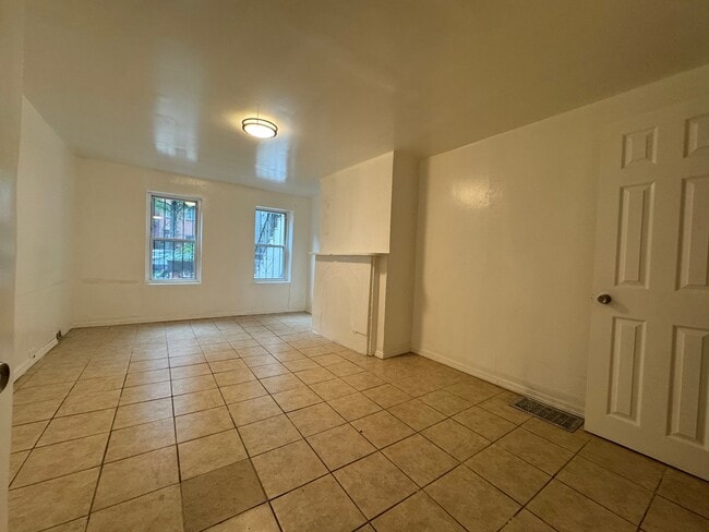 Building Photo - 860 Herkimer St