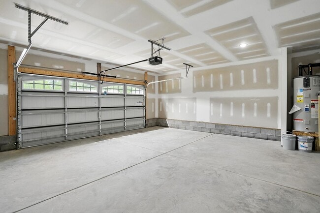 Building Photo - Charming 3-Bedroom Ranch with 2 Full Baths & Expansive Backyard Located in a Peaceful Cul-de-Sac