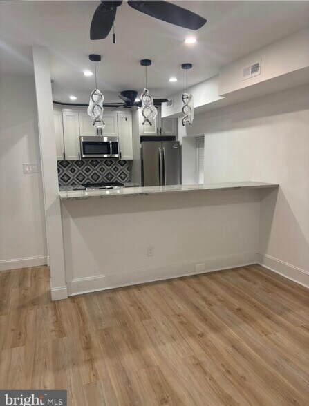 Building Photo - 321 Loney St